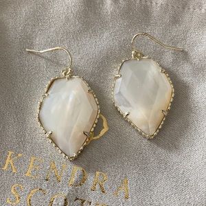 Kendra Scott Corley Earrings in Gold